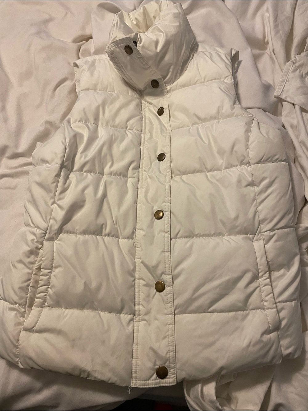 Old Navy Women's White Quilted Puffer Vest with Snap Buttons